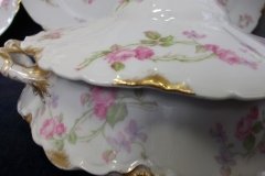 HAVILAND SCATTERED ROSES SCH 39F- ROUND COVERED SERVING BOWL  ..... http://jaapiesfinechinastore.com