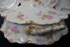 HAVILAND SCATTERED ROSES SCH 39F- ROUND COVERED SERVING BOWL  ..... http://jaapiesfinechinastore.com