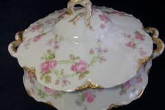 HAVILAND SCATTERED ROSES SCH 39F- ROUND COVERED SERVING BOWL  ..... http://jaapiesfinechinastore.com