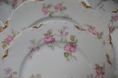 HAVILAND SCATTERED ROSES SCH 39F- SALAD PLATE  7 1/2"  ..... http://jaapiesfinechinastore.com