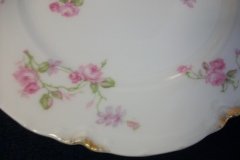 HAVILAND SCATTERED ROSES SCH 39F- SALAD PLATE  7 1/2"  ..... http://jaapiesfinechinastore.com