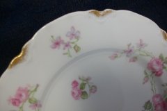 HAVILAND SCATTERED ROSES SCH 39F- SALAD PLATE  7 1/2"  ..... http://jaapiesfinechinastore.com