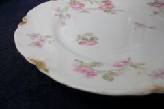 HAVILAND SCATTERED ROSES SCH 39F- SALAD PLATE  7 1/2"  ..... http://jaapiesfinechinastore.com
