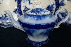 HENRY ALCOCK TOURAINE- TEA POT    .....   http://jaapiesfinechinastore.com