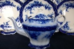 HENRY ALCOCK TOURAINE- TEA POT    .....   http://jaapiesfinechinastore.com