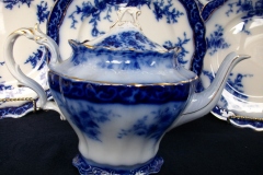 HENRY ALCOCK TOURAINE- TEA POT    .....   https://www.jaapiesfinechinastore.com