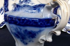 HENRY ALCOCK TOURAINE- TEA POT    .....   http://jaapiesfinechinastore.com