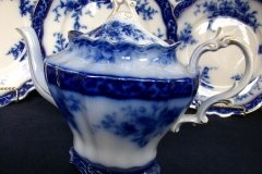 HENRY ALCOCK TOURAINE- TEA POT    .....   http://jaapiesfinechinastore.com