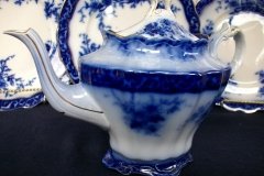 HENRY ALCOCK TOURAINE- TEA POT    .....   http://jaapiesfinechinastore.com