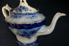 HENRY ALCOCK TOURAINE- TEA POT    .....   https://www.jaapiesfinechinastore.com