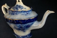 HENRY ALCOCK TOURAINE- TEA POT    .....   http://jaapiesfinechinastore.com