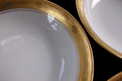 HUTSCHENREUTHER FAVORIT (ENCRUSTED GOLD BAND)-    BERRY DESSERT BOWL    ..... https://www.jaapiesFineChinaStore.com