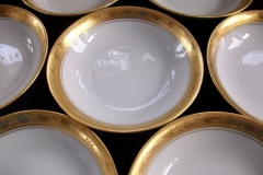 HUTSCHENREUTHER FAVORIT (ENCRUSTED GOLD BAND)-    BERRY DESSERT BOWL    ..... https://www.jaapiesFineChinaStore.com