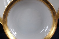 HUTSCHENREUTHER FAVORIT (ENCRUSTED GOLD BAND)-    BERRY DESSERT BOWL    ..... https://www.jaapiesFineChinaStore.com