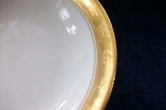 HUTSCHENREUTHER FAVORIT (ENCRUSTED GOLD BAND)-    BERRY DESSERT BOWL    ..... https://www.jaapiesFineChinaStore.com