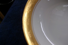 HUTSCHENREUTHER FAVORIT (ENCRUSTED GOLD BAND)-    BERRY DESSERT BOWL    ..... https://www.jaapiesFineChinaStore.com