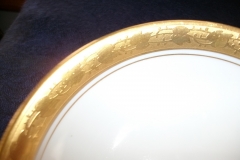 HUTSCHENREUTHER FAVORIT (ENCRUSTED GOLD BAND)-    BERRY DESSERT BOWL    ..... https://www.jaapiesFineChinaStore.com