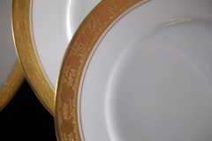 HUTSCHENREUTHER FAVORIT (ENCRUSTED GOLD BAND)-  BREAD & BUTTER PLATE  .....  https://www.jaapiesFineChinaStore.com