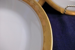 HUTSCHENREUTHER FAVORIT (ENCRUSTED GOLD BAND)-    COUPE SOUP BOWL    ..... https://www.jaapiesFineChinaStore.com