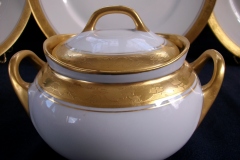 HUTSCHENREUTHER FAVORIT (ENCRUSTED GOLD BAND)-   COVERED SUGAR BOWL    ..... https://www.jaapiesFineChinaStore.com