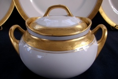 HUTSCHENREUTHER FAVORIT (ENCRUSTED GOLD BAND)-   COVERED SUGAR BOWL    ..... https://www.jaapiesFineChinaStore.com