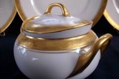 HUTSCHENREUTHER FAVORIT (ENCRUSTED GOLD BAND)-   COVERED SUGAR BOWL    ..... https://www.jaapiesFineChinaStore.com