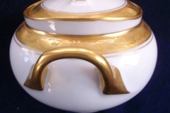 HUTSCHENREUTHER FAVORIT (ENCRUSTED GOLD BAND)-   COVERED SUGAR BOWL    ..... https://www.jaapiesFineChinaStore.com