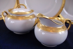 HUTSCHENREUTHER FAVORIT (ENCRUSTED GOLD BAND)-   CREAMER  8oz    ..... https://www.jaapiesFineChinaStore.com