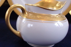 HUTSCHENREUTHER FAVORIT (ENCRUSTED GOLD BAND)-   CREAMER  8oz    ..... https://www.jaapiesFineChinaStore.com