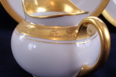 HUTSCHENREUTHER FAVORIT (ENCRUSTED GOLD BAND)-   CREAMER  8oz    ..... https://www.jaapiesFineChinaStore.com