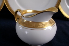 HUTSCHENREUTHER FAVORIT (ENCRUSTED GOLD BAND)-   CREAMER  8oz    ..... https://www.jaapiesFineChinaStore.com