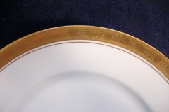 HUTSCHENREUTHER FAVORIT (ENCRUSTED GOLD BAND)-  DINNER PLATE  .....  https://www.jaapiesFineChinaStore.com