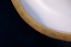 HUTSCHENREUTHER FAVORIT (ENCRUSTED GOLD BAND)-  DINNER PLATE  .....  https://www.jaapiesFineChinaStore.com