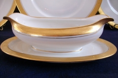 HUTSCHENREUTHER FAVORIT (ENCRUSTED GOLD BAND)-   GRAVY BOAT  WITH  ATTACHED UNDERPLATE    ..... https://www.jaapiesFineChinaStore.com