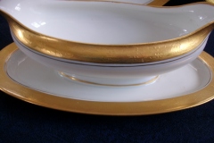 HUTSCHENREUTHER FAVORIT (ENCRUSTED GOLD BAND)-   GRAVY BOAT  WITH  ATTACHED UNDERPLATE    ..... https://www.jaapiesFineChinaStore.com