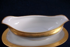 HUTSCHENREUTHER FAVORIT (ENCRUSTED GOLD BAND)-   GRAVY BOAT  WITH  ATTACHED UNDERPLATE    ..... https://www.jaapiesFineChinaStore.com