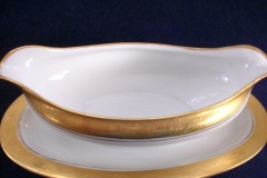 HUTSCHENREUTHER FAVORIT (ENCRUSTED GOLD BAND)-   GRAVY BOAT  WITH  ATTACHED UNDERPLATE    ..... https://www.jaapiesFineChinaStore.com