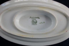 HUTSCHENREUTHER FAVORIT (ENCRUSTED GOLD BAND)-   GRAVY BOAT  WITH  ATTACHED UNDERPLATE    ..... https://www.jaapiesFineChinaStore.com