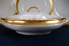 HUTSCHENREUTHER FAVORIT (ENCRUSTED GOLD BAND)-   OVAL COVERED SERVING BOWL     ..... https://www.jaapiesFineChinaStore.com