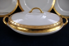 HUTSCHENREUTHER FAVORIT (ENCRUSTED GOLD BAND)-   OVAL COVERED SERVING BOWL     ..... https://www.jaapiesFineChinaStore.com