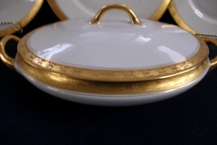 HUTSCHENREUTHER FAVORIT (ENCRUSTED GOLD BAND)-   OVAL COVERED SERVING BOWL     ..... https://www.jaapiesFineChinaStore.com