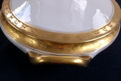 HUTSCHENREUTHER FAVORIT (ENCRUSTED GOLD BAND)-   OVAL COVERED SERVING BOWL     ..... https://www.jaapiesFineChinaStore.com