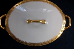 HUTSCHENREUTHER FAVORIT (ENCRUSTED GOLD BAND)-   OVAL COVERED SERVING BOWL     ..... https://www.jaapiesFineChinaStore.com