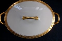 HUTSCHENREUTHER FAVORIT (ENCRUSTED GOLD BAND)-   OVAL COVERED SERVING BOWL     ..... https://www.jaapiesFineChinaStore.com