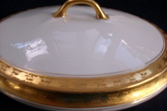 HUTSCHENREUTHER FAVORIT (ENCRUSTED GOLD BAND)-   OVAL COVERED SERVING BOWL     ..... https://www.jaapiesFineChinaStore.com