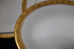 HUTSCHENREUTHER FAVORIT (ENCRUSTED GOLD BAND)-   OVAL OPEN SERVING BOWL    ..... https://www.jaapiesFineChinaStore.com