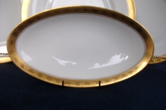 HUTSCHENREUTHER FAVORIT (ENCRUSTED GOLD BAND)-    RELISH DISH    ..... https://www.jaapiesFineChinaStore.com