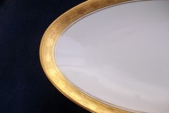 HUTSCHENREUTHER FAVORIT (ENCRUSTED GOLD BAND)-    RELISH DISH    ..... https://www.jaapiesFineChinaStore.com