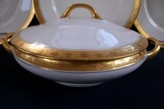 HUTSCHENREUTHER FAVORIT (ENCRUSTED GOLD BAND)-   ROUND COVERED SERVING BOWL     ..... https://www.jaapiesFineChinaStore.com