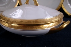 HUTSCHENREUTHER FAVORIT (ENCRUSTED GOLD BAND)-   ROUND COVERED SERVING BOWL     ..... https://www.jaapiesFineChinaStore.com